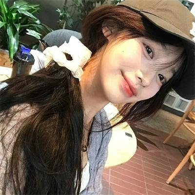 不愿恋爱的雀斑小姐